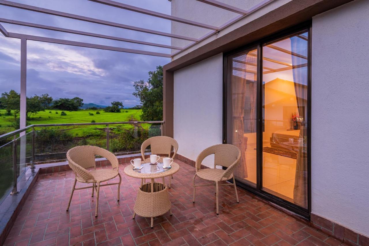 Saffronstays Aster, Plunge Pool Villa With Garden, โลนาวาลา ภายนอก รูปภาพ